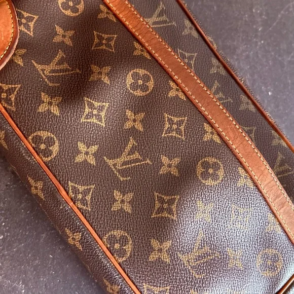 Louis Vuitton Monogram Canvas Clutch Bag in beautiful condition!!! - Picture 3 of 10
